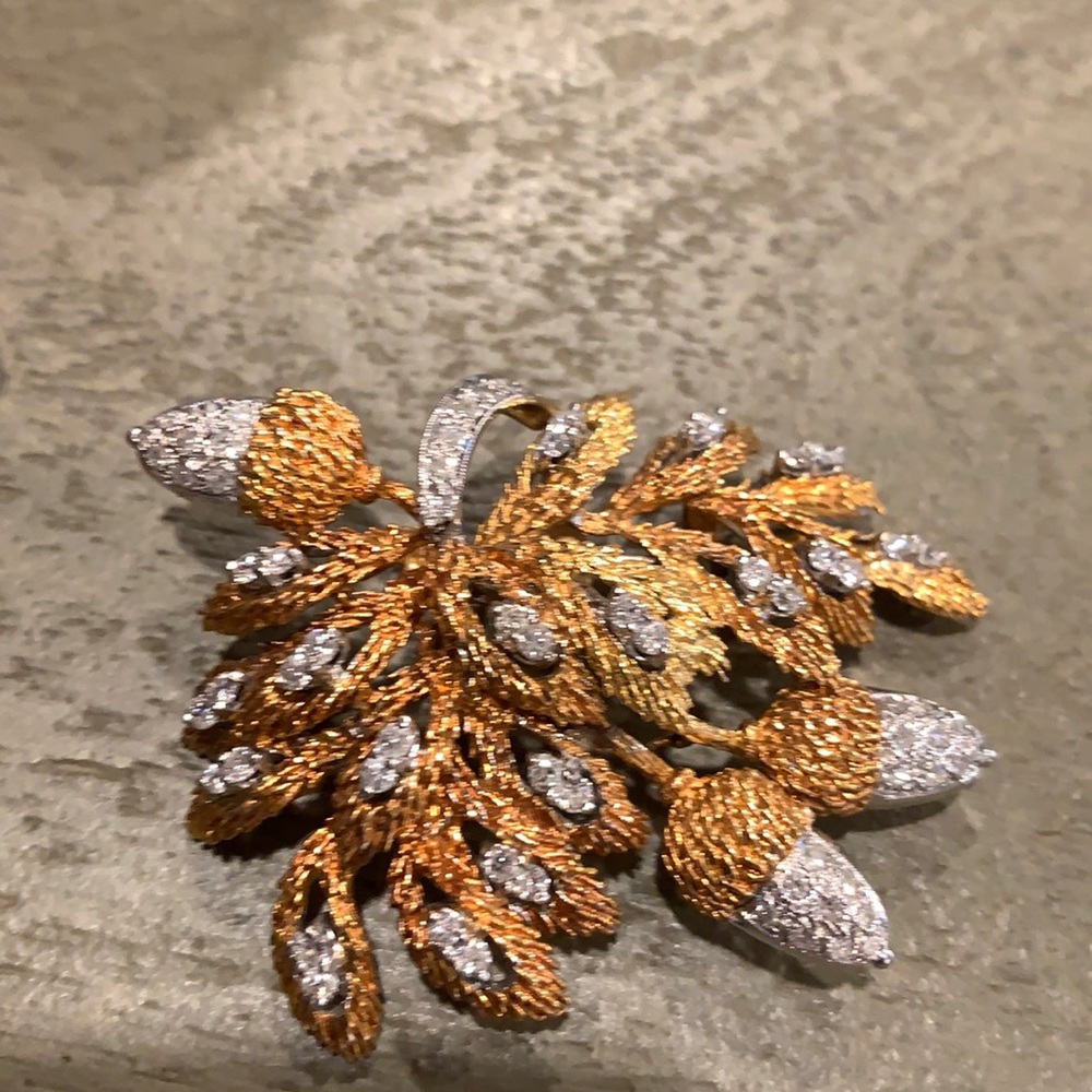 18 kt gold & diamond pin / pendant